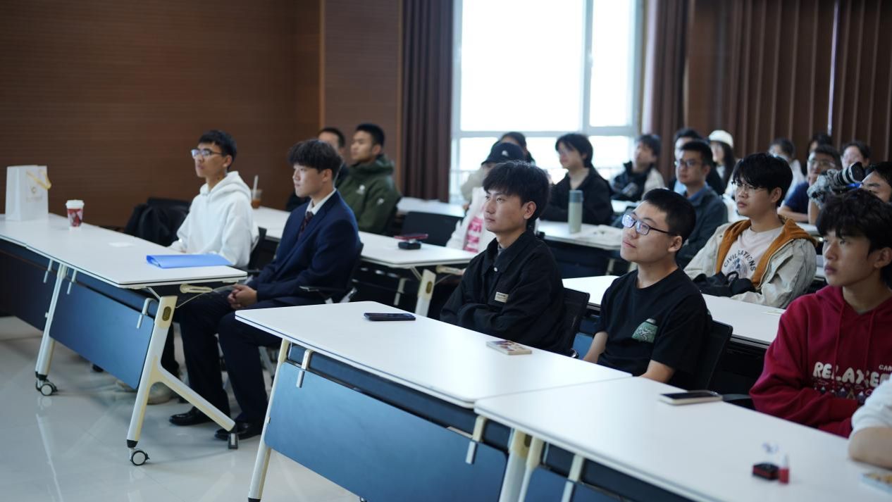 匯聚雙創(chuàng)活力 傳遞科技力量——大學生創(chuàng)新創(chuàng)業(yè)基地開放日活動順利舉行